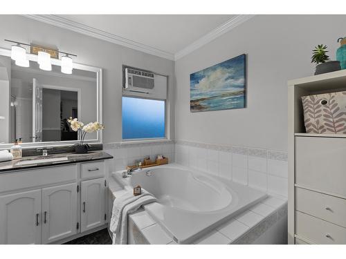 8484 215B Street, Langley, BC - Indoor Photo Showing Bathroom