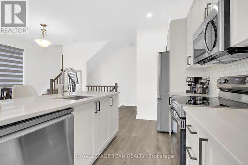 313 Raheen Court, Ottawa, ON - Indoor Photo Showing Kitchen With Stainless Steel Kitchen With Upgraded Kitchen