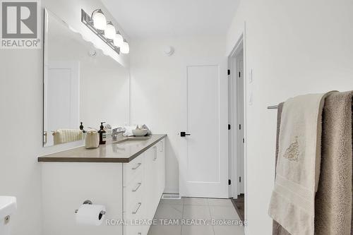 313 Raheen Court, Ottawa, ON - Indoor Photo Showing Bathroom