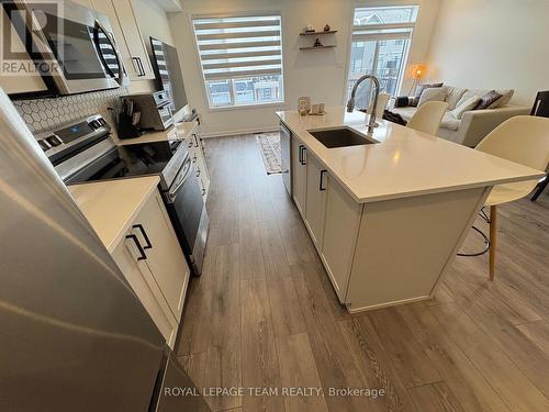 313 Raheen Court, Ottawa, ON - Indoor Photo Showing Kitchen