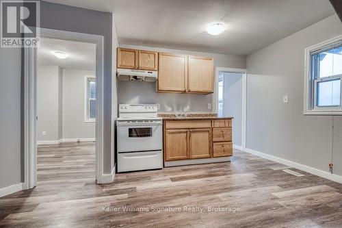 13 Westinghouse Avenue, Hamilton (Gibson), ON - Indoor Photo Showing Kitchen