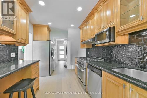 3 Haig Avenue, Toronto, ON - Indoor Photo Showing Kitchen With Upgraded Kitchen