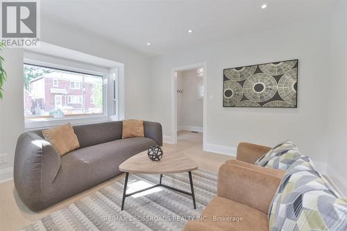 3 Haig Avenue, Toronto, ON - Indoor Photo Showing Living Room