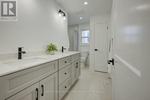 162 Weber Street W, Kitchener, ON - Indoor Photo Showing Bathroom