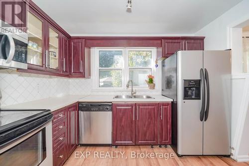 250 Mcconvey Drive, Richmond Hill, ON - Indoor Photo Showing Kitchen With Double Sink