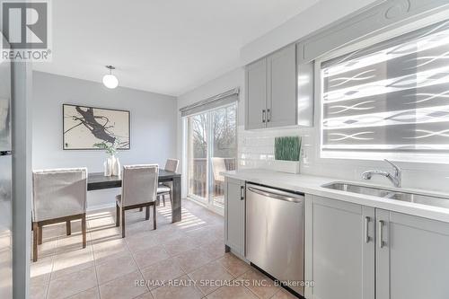 14 Bernard Avenue, Brampton, ON - Indoor Photo Showing Kitchen With Double Sink With Upgraded Kitchen