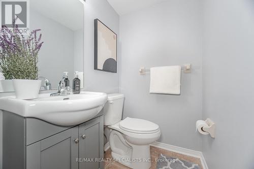 14 Bernard Avenue, Brampton, ON - Indoor Photo Showing Bathroom