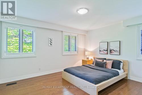 492 Country Club Crescent, Mississauga, ON - Indoor Photo Showing Bedroom