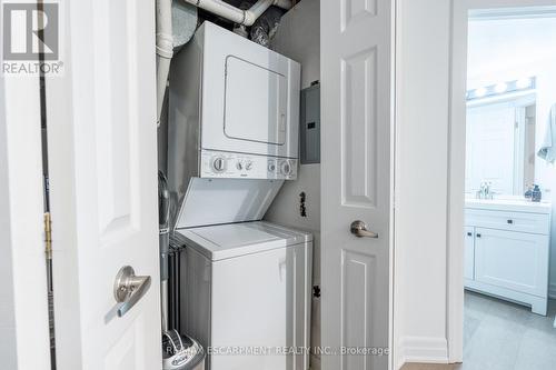 109 - 2010 Cleaver Avenue, Burlington, ON - Indoor Photo Showing Laundry Room