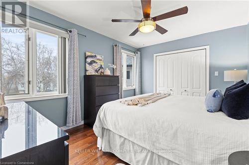 38 Brett Court, Hamilton, ON - Indoor Photo Showing Bedroom