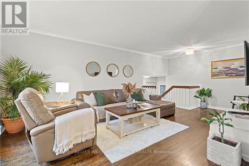 38 Brett Court, Hamilton, ON - Indoor Photo Showing Living Room