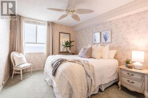 911 - 5280 Lakeshore Road, Burlington, ON - Indoor Photo Showing Bedroom