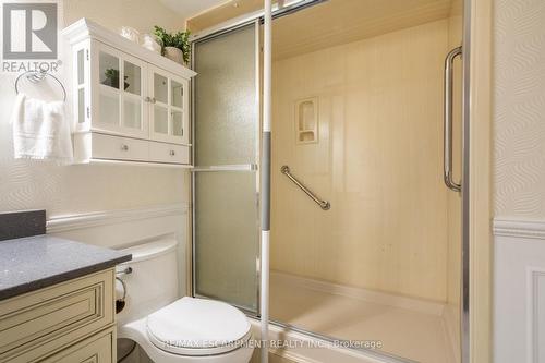 911 - 5280 Lakeshore Road, Burlington, ON - Indoor Photo Showing Bathroom