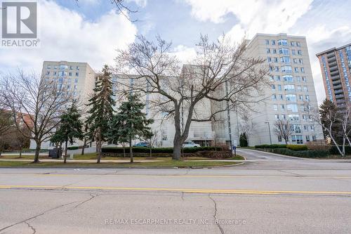 911 - 5280 Lakeshore Road, Burlington, ON - Outdoor