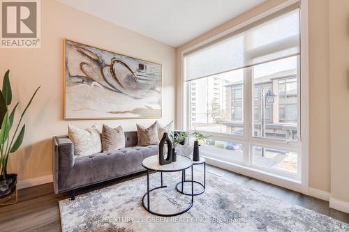 3 - 270 Melvin Avenue, Hamilton, ON - Indoor Photo Showing Living Room