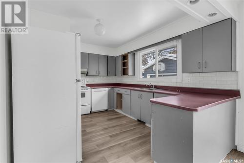 18 Albany Crescent, Saskatoon, SK - Indoor Photo Showing Kitchen With Double Sink