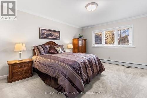 6235 Brookfield Avenue, Niagara Falls (216 - Dorchester), ON - Indoor Photo Showing Bedroom