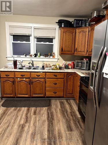 130 Killaly Street E, Port Colborne (875 - Killaly East), ON - Indoor Photo Showing Kitchen With Double Sink