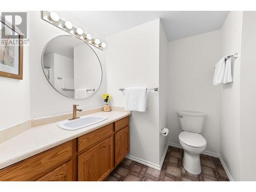 1830 Atkinson Street Unit# 103, Penticton, BC - Indoor Photo Showing Bathroom