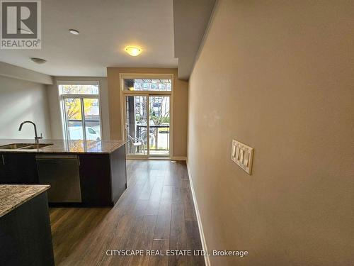 9 - 31 Florence Street, Toronto, ON - Indoor Photo Showing Kitchen