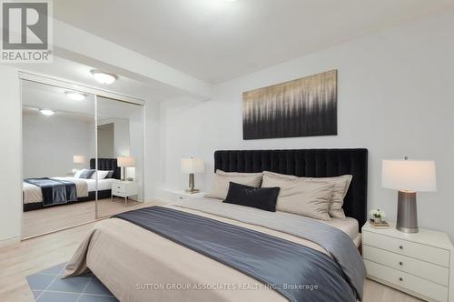 882 Davenport Road, Toronto, ON - Indoor Photo Showing Bedroom