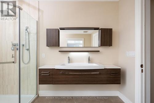 22 Joymar Drive, Mississauga, ON - Indoor Photo Showing Bathroom