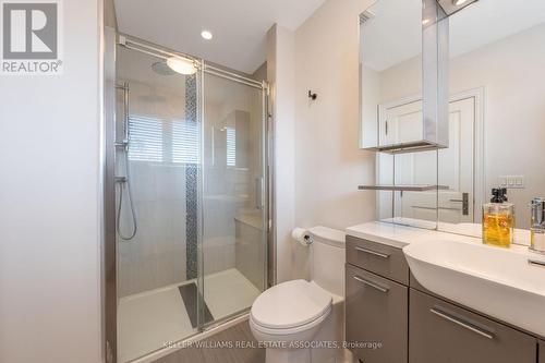 22 Joymar Drive, Mississauga, ON - Indoor Photo Showing Bathroom