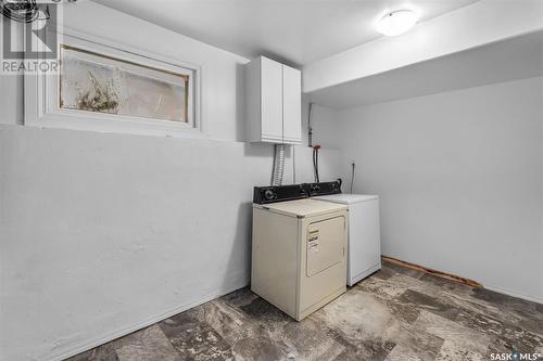 134 G Avenue N, Saskatoon, SK - Indoor Photo Showing Laundry Room