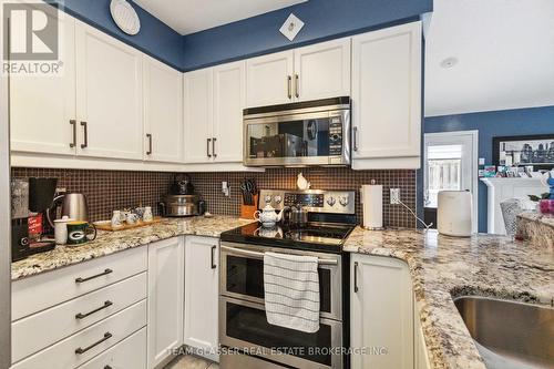 60 - 464 Commissioners Road W, London, ON - Indoor Photo Showing Kitchen With Upgraded Kitchen