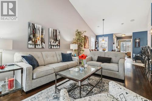 60 - 464 Commissioners Road W, London, ON - Indoor Photo Showing Living Room