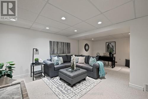 67 Dundee Court, London, ON - Indoor Photo Showing Living Room