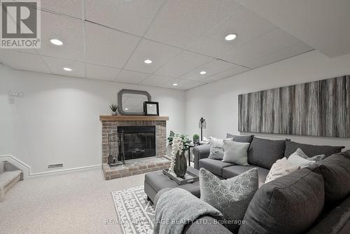 67 Dundee Court, London, ON - Indoor Photo Showing Living Room With Fireplace