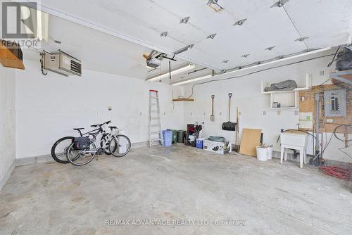 67 Dundee Court, London, ON - Indoor Photo Showing Garage