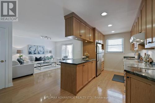 67 Dundee Court, London, ON - Indoor Photo Showing Kitchen