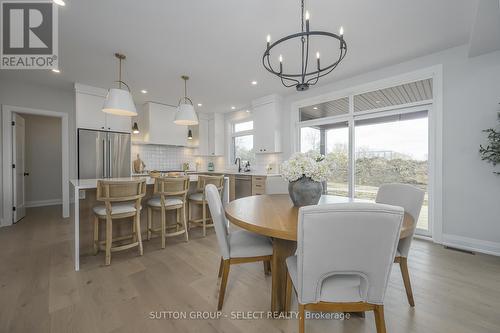 2202 Robbie'S Way, London, ON - Indoor Photo Showing Dining Room