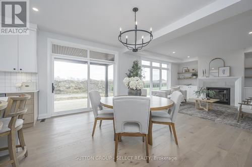 2202 Robbie'S Way, London, ON - Indoor Photo Showing Dining Room