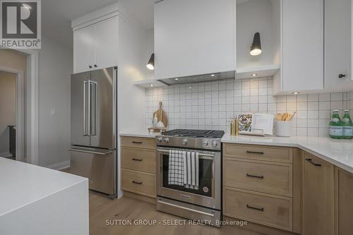 2202 Robbie'S Way, London, ON - Indoor Photo Showing Kitchen