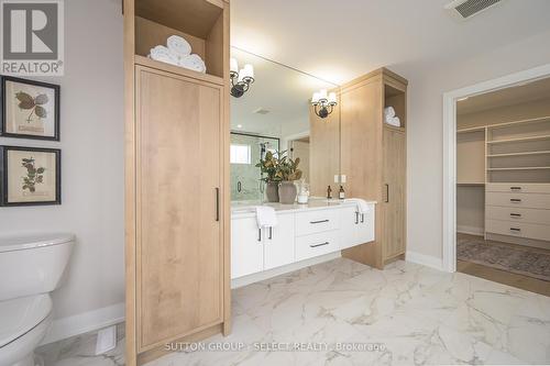 2202 Robbie'S Way, London, ON - Indoor Photo Showing Bathroom