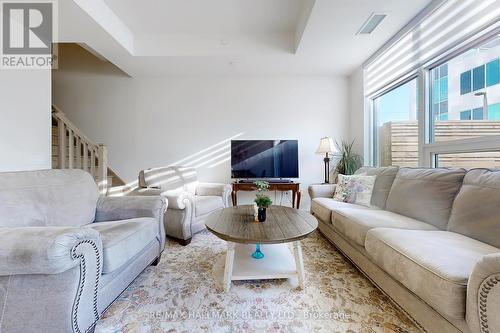 Th105 - 8868 Yonge Street, Richmond Hill, ON - Indoor Photo Showing Living Room