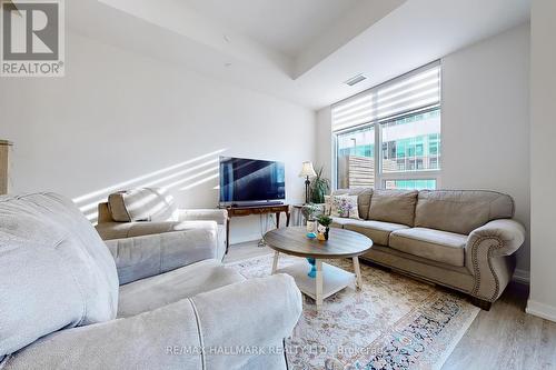 Th105 - 8868 Yonge Street, Richmond Hill, ON - Indoor Photo Showing Living Room