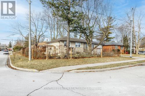 541 Lynett Crescent, Richmond Hill, ON - Outdoor