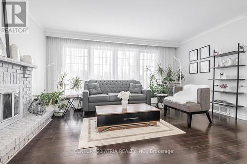 541 Lynett Crescent, Richmond Hill, ON - Indoor Photo Showing Living Room With Fireplace