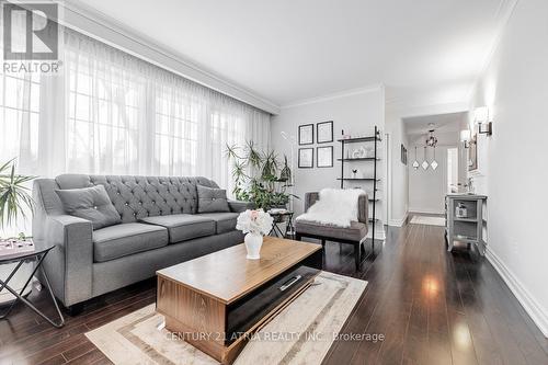 541 Lynett Crescent, Richmond Hill, ON - Indoor Photo Showing Living Room