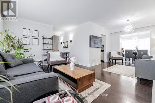 541 Lynett Crescent, Richmond Hill, ON - Indoor Photo Showing Living Room