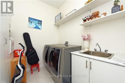 115 Threshing Mill Boulevard, Oakville, ON - Indoor Photo Showing Laundry Room