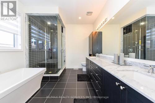 115 Threshing Mill Boulevard, Oakville, ON - Indoor Photo Showing Bathroom