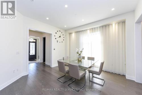 115 Threshing Mill Boulevard, Oakville, ON - Indoor Photo Showing Dining Room