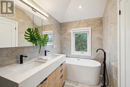 65 Lake Crescent, Toronto, ON - Indoor Photo Showing Bathroom