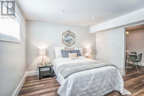 1330 Alexandra Avenue, Mississauga, ON - Indoor Photo Showing Bedroom