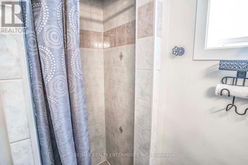 1330 Alexandra Avenue, Mississauga, ON - Indoor Photo Showing Bathroom